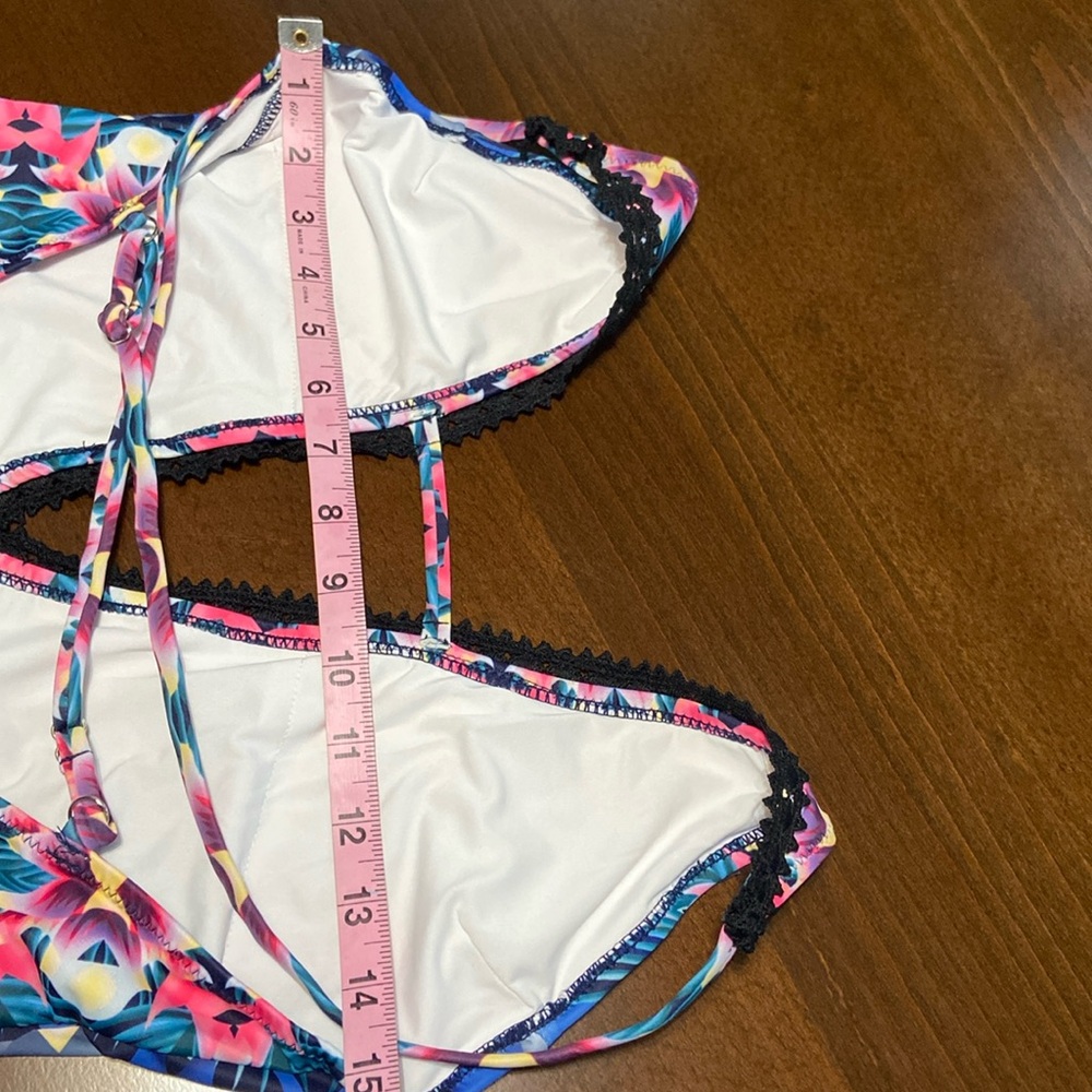 Colorful Cupshe One-Piece Swimsuit, size M. New! - Picture 10 of 10